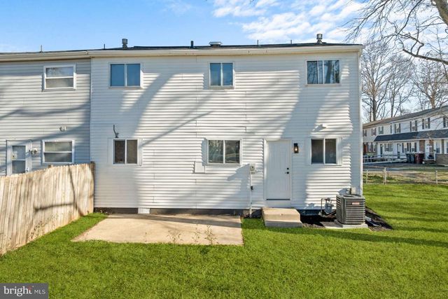 12 HERON CT, Newark, DE 19702