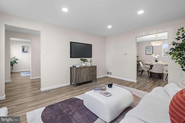 12 HERON CT, Newark, DE 19702
