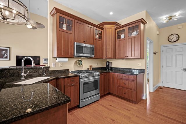 7 Sullivan's Court, West Newbury, MA 01985