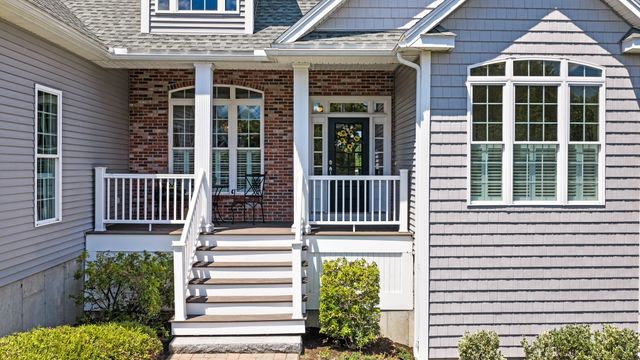 7 Sullivan's Court, West Newbury, MA 01985
