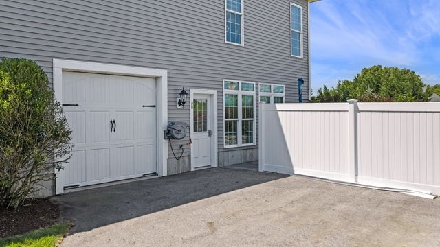 7 Sullivan's Court, West Newbury, MA 01985
