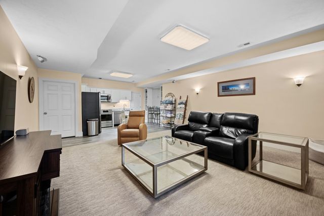 7 Sullivan's Court, West Newbury, MA 01985