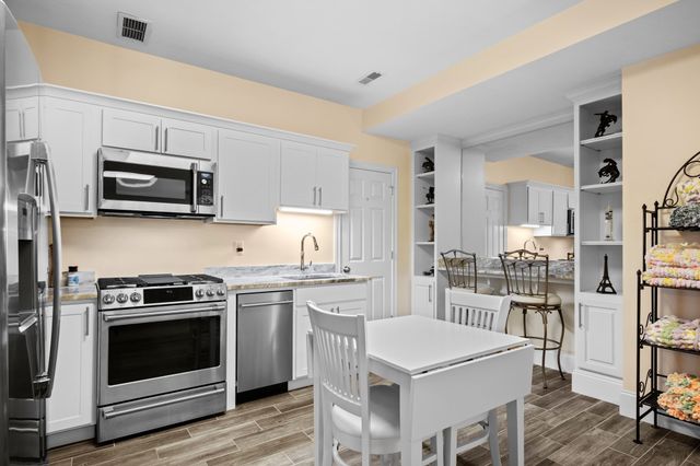 7 Sullivan's Court, West Newbury, MA 01985