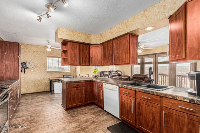 15850 N Razorback Ridge Trail, Tucson, AZ 85739