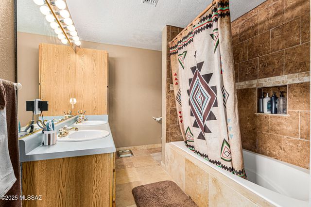 15850 N Razorback Ridge Trail, Tucson, AZ 85739