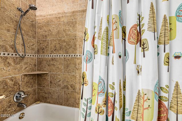 15850 N Razorback Ridge Trail, Tucson, AZ 85739