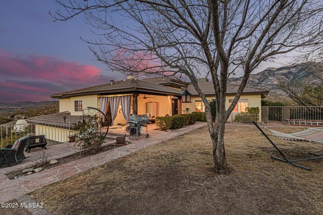 15850 N Razorback Ridge Trail, Tucson, AZ 85739