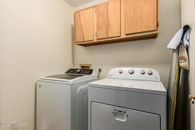 15850 N Razorback Ridge Trail, Tucson, AZ 85739