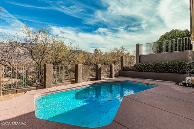 15850 N Razorback Ridge Trail, Tucson, AZ 85739