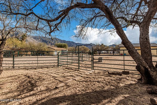 15850 N Razorback Ridge Trail, Tucson, AZ 85739