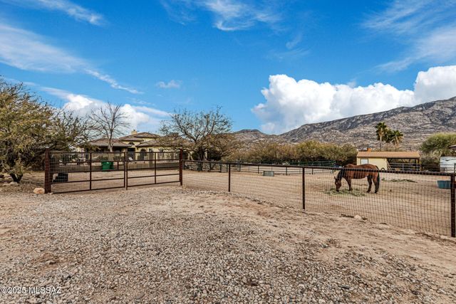 15850 N Razorback Ridge Trail, Tucson, AZ 85739