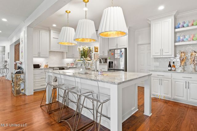 712 S Chickasaw Drive, Flowood, MS 39232