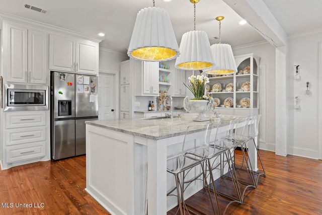 712 S Chickasaw Drive, Flowood, MS 39232