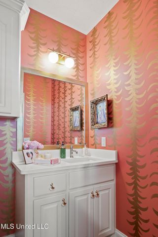 712 S Chickasaw Drive, Flowood, MS 39232