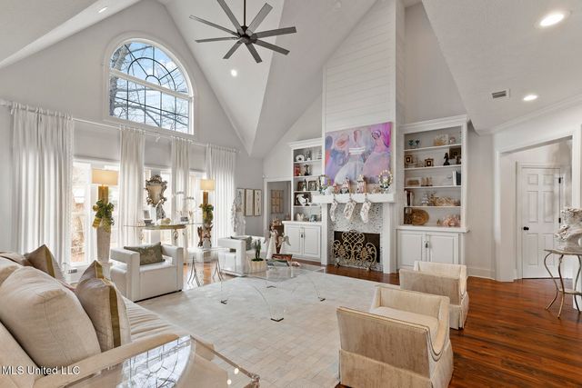 712 S Chickasaw Drive, Flowood, MS 39232