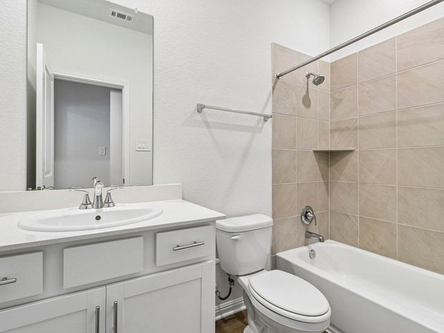 111 Limestone Creek WAY, Kyle, TX 78640
