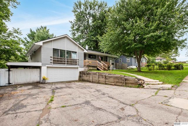 4451 Curtis Avenue, Omaha, NE 68111