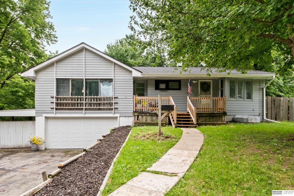 4451 Curtis Avenue, Omaha, NE 68111