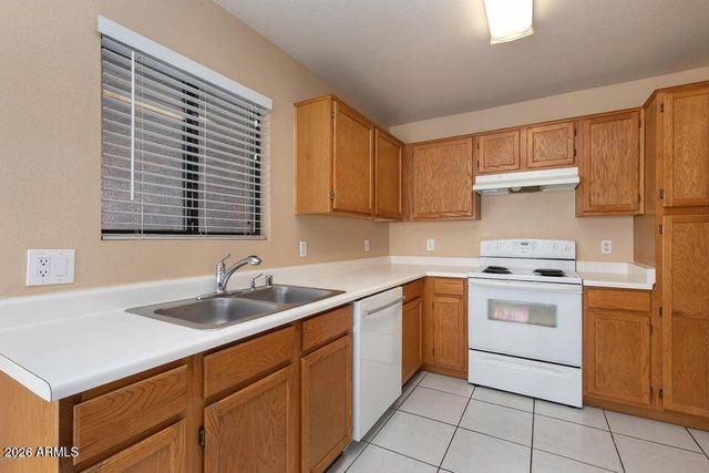 8541 W HIGHLAND Avenue, Phoenix, AZ 85037