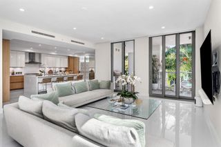 475 E Royal Palm Road 206, Boca Raton, FL 33432