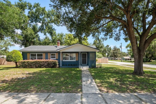 2237 WASHINGTON ROAD, Mount Dora, FL 32757