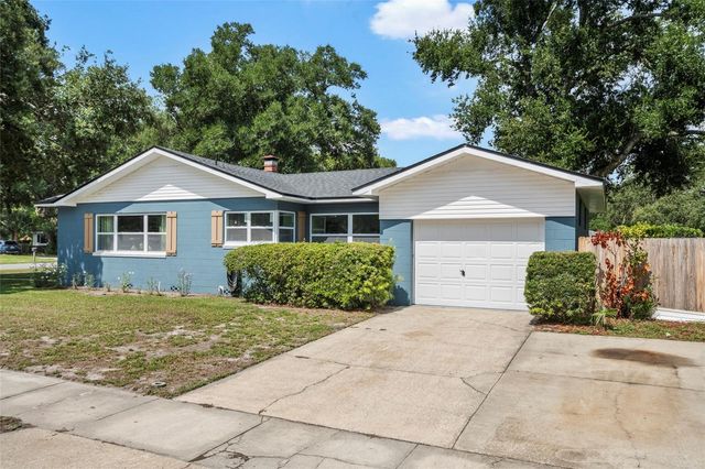 2237 WASHINGTON ROAD, Mount Dora, FL 32757