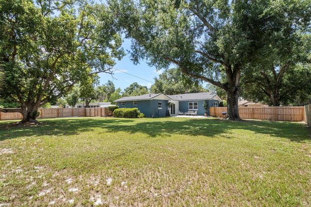2237 WASHINGTON ROAD, Mount Dora, FL 32757
