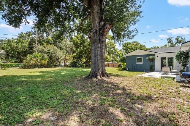 2237 WASHINGTON ROAD, Mount Dora, FL 32757