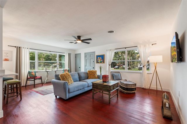 2237 WASHINGTON ROAD, Mount Dora, FL 32757