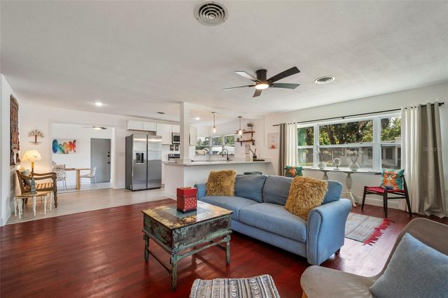 2237 WASHINGTON ROAD, Mount Dora, FL 32757