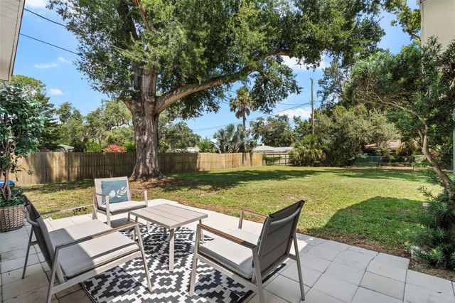 2237 WASHINGTON ROAD, Mount Dora, FL 32757