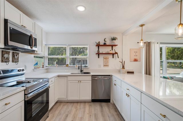 2237 WASHINGTON ROAD, Mount Dora, FL 32757