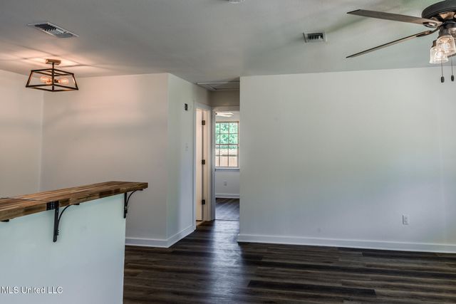 239 Seal Avenue, Pass Christian, MS 39571