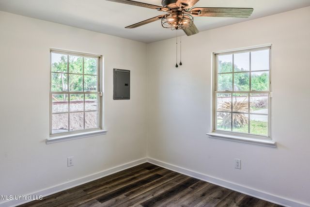 239 Seal Avenue, Pass Christian, MS 39571