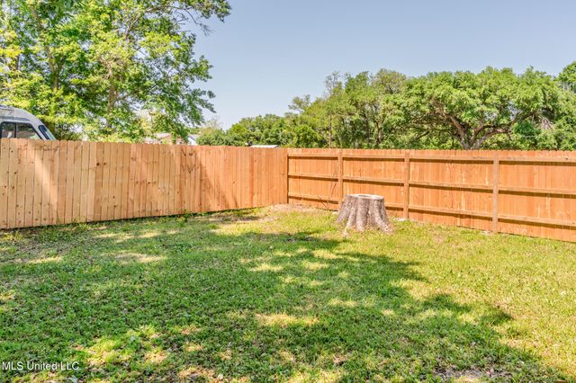 239 Seal Avenue, Pass Christian, MS 39571