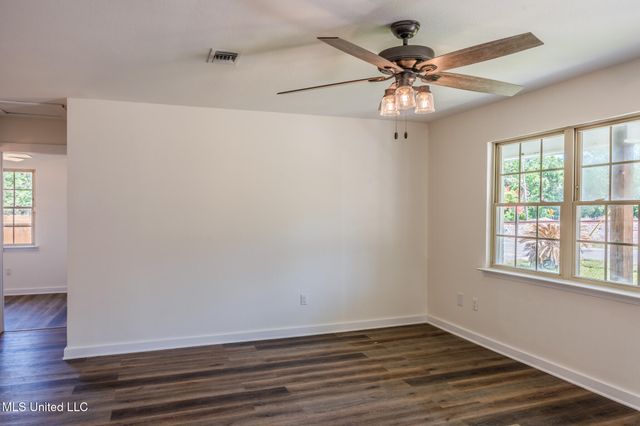 239 Seal Avenue, Pass Christian, MS 39571