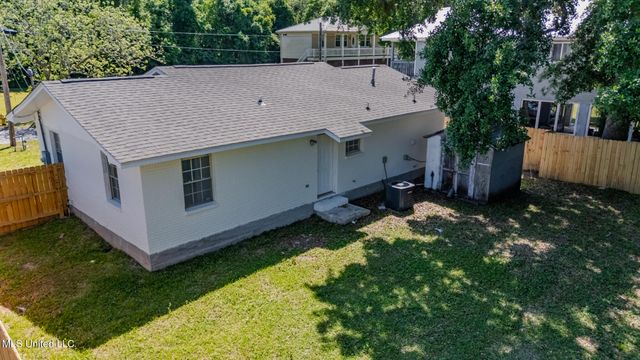 239 Seal Avenue, Pass Christian, MS 39571