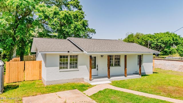239 Seal Avenue, Pass Christian, MS 39571