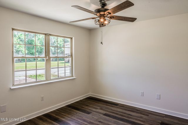 239 Seal Avenue, Pass Christian, MS 39571