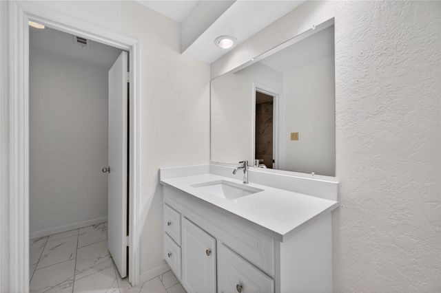 14724 Perthshire Road F, Houston, TX 77079