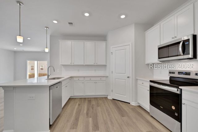 392 Dreher Dr, Hardeeville, SC 29927