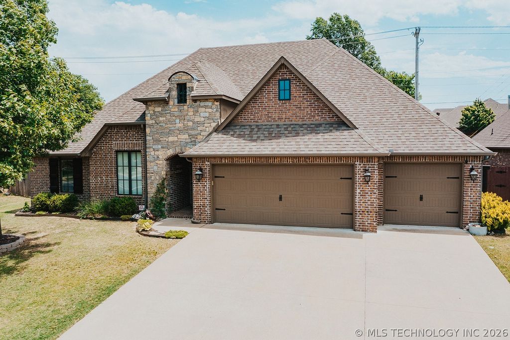 9107 N 96th East Avenue, Owasso, OK 74055
