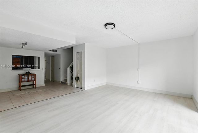 4165 SW 66th Ter 109, Davie, FL 33314