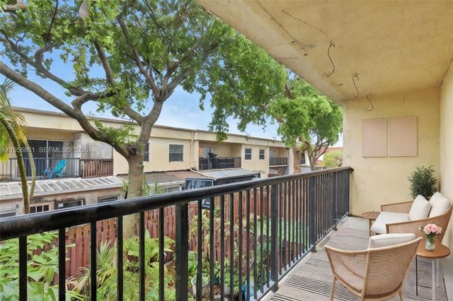 4165 SW 66th Ter 109, Davie, FL 33314