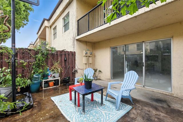 4165 SW 66th Ter 109, Davie, FL 33314