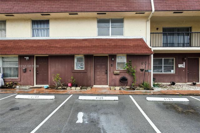 4165 SW 66th Ter 109, Davie, FL 33314