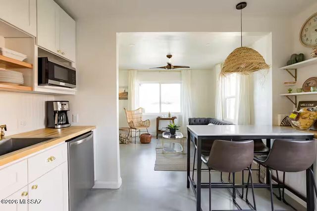 1402 E Roger Road, Tucson, AZ 85719