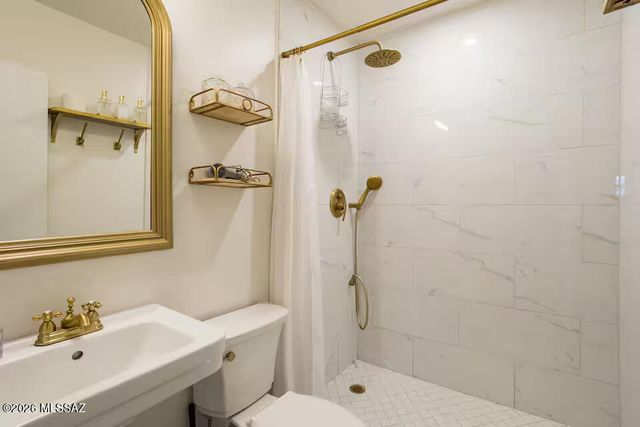 1402 E Roger Road, Tucson, AZ 85719