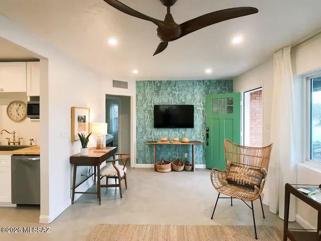 1402 E Roger Road, Tucson, AZ 85719