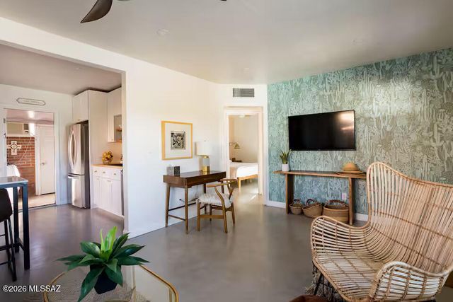 1402 E Roger Road, Tucson, AZ 85719